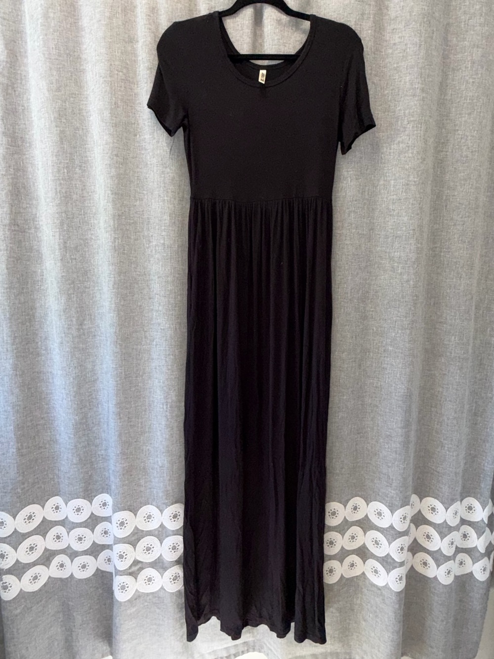 Grecerelle Black Short-Sleeve Maxi Dress Medium